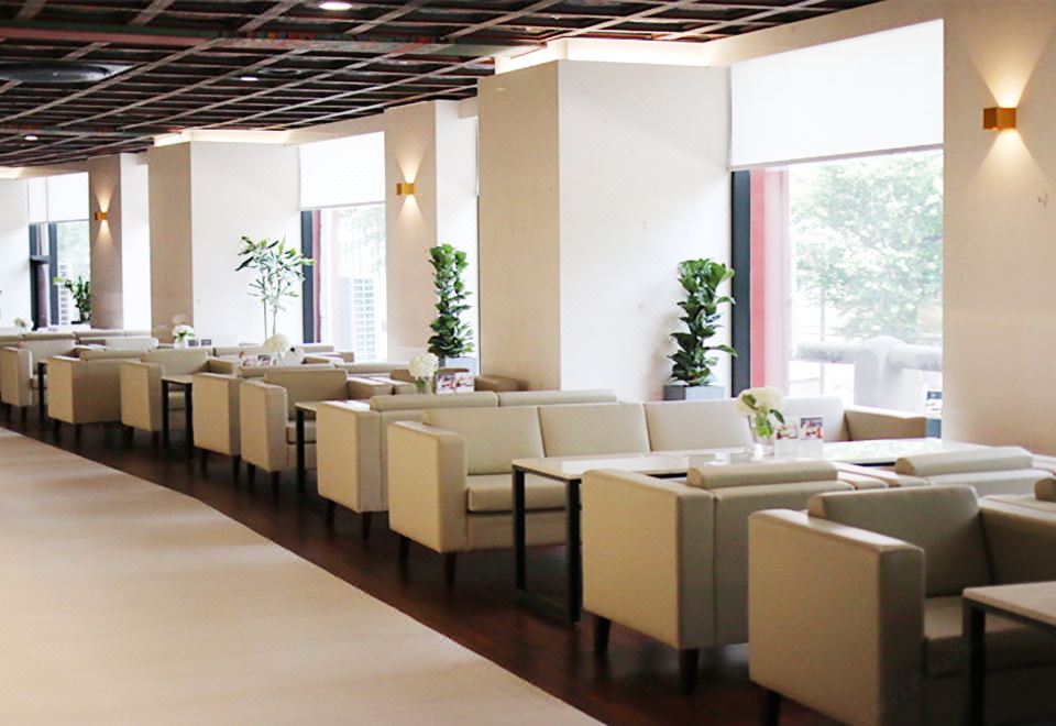 2. 코모도호텔 부산..