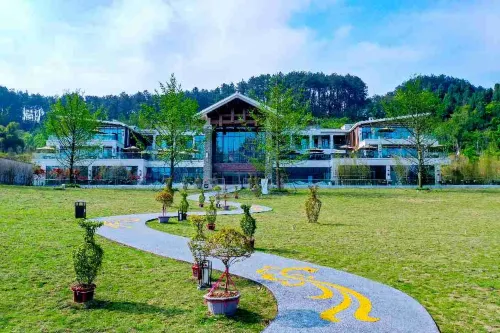 Youfeng Laiyi Hotel Hotels in Yilong