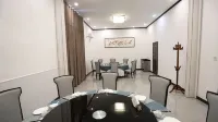 Pingyi Linyi gold and Silver Garden Hotel