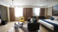 Pingyi Linyi gold and Silver Garden Hotel