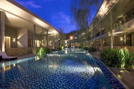 Hotel Neo+ Green Savana Sentul City Отели рядом с достопримечательностью «Таман Будайя Сентул Сити»