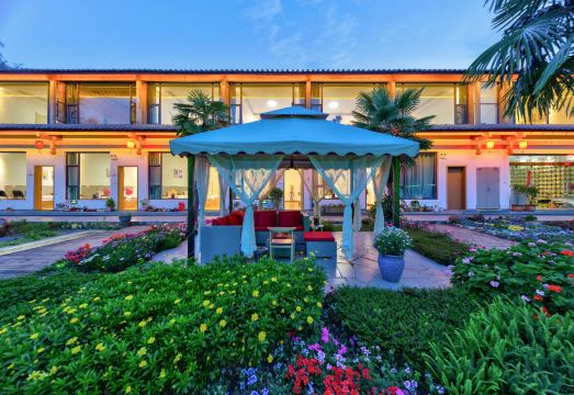 丽江青梧雪山观景美宿（束河古镇店）外景图