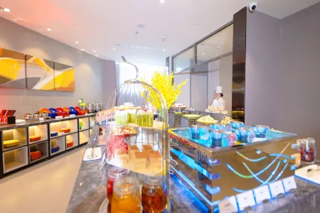 Homeinn Selected Hotel (Ulanhot Water View Park)