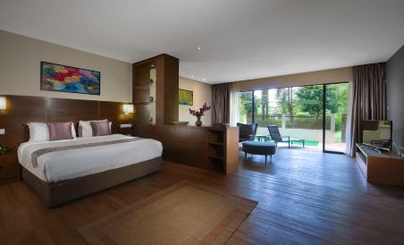 Bella Vista Waterfront Resort, Kuah Langkawi - Housity