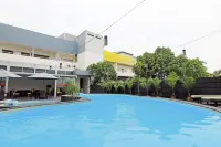 Swiss-Belhotel Manokwari - Pools