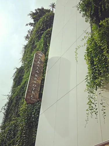 รูปภาพของกมลา รีโซเทล