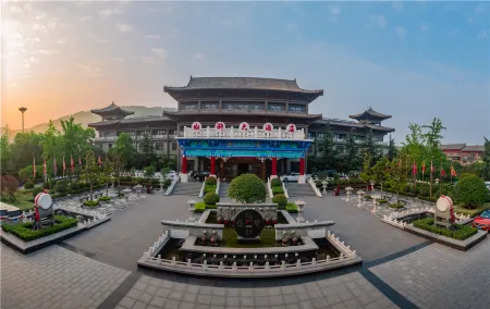 Shuihu Hotel Отели рядом с достопримечательностью «Shuipo Liangshan Scenic Area»