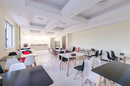 Eastern Bell Hotel Отели в г. Юйчэн