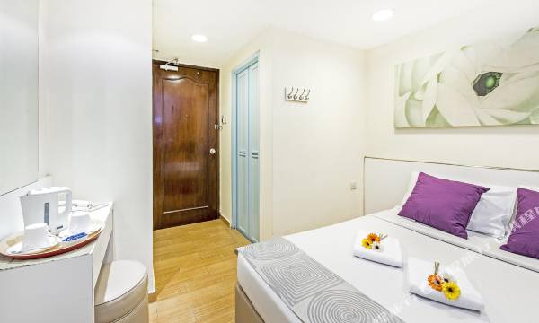 Hotel 81 Cosy