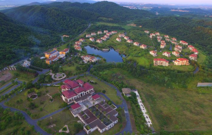 Fairy Lake Junheng Resort