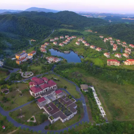 Fairy Lake Junheng Resort