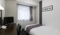 كومفرت هوتل طوكيو كاندا Hotels near محطة كاندا