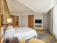 Sheraton Grand Shanghai Pudong Hotel Hotels near Jianping Middle School South School
