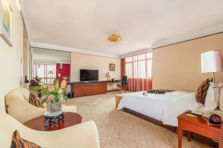 Days Hotel & Suites by Wyndham Jiaozuo Отели рядом с достопримечательностью «Jiaozuo University»