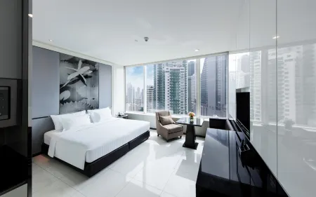 Grande Centre Point Hotel Terminal 21