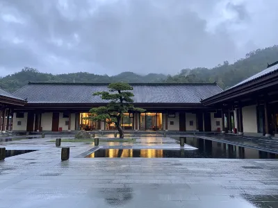 Muyang River Landscape Resort Hotel dekat Revolutionary Martyr Monument