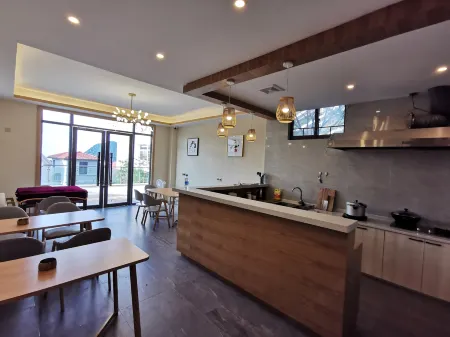 Lushan donglixia Villa Hotel Отели рядом с достопримечательностью «Hanyang Peak»