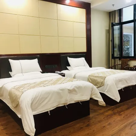 Golden Wheel Hotel