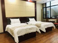 Golden Wheel Hotel