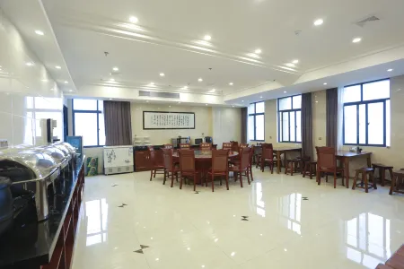 Pazhou Boutique Apartment Hotel (Yancheng Wuyue Plaza) Отели рядом с достопримечательностью «Xixin Temple»