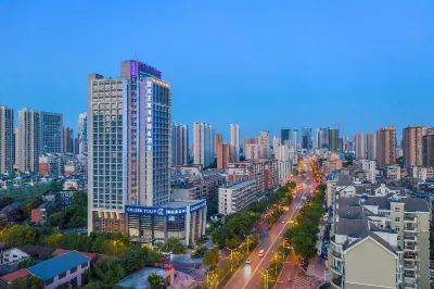 Golden Tulip Wuhan Wangjiawan Hotels near Moshui Lake