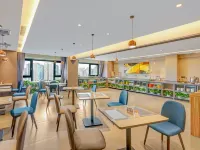 Homeinn Selected Hotel (Harbin Railway West Station Wanda Plaza Railway Station) Hotel dekat Stasiun Kereta Harbin Barat