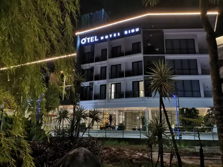 Otel Hotel Sibu Отели рядом с достопримечательностью «Lin's Swan Garden»