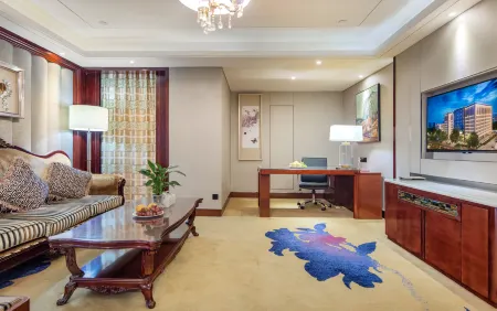 Zhenbao Holiday Hotel (Nanjing Jiangning)