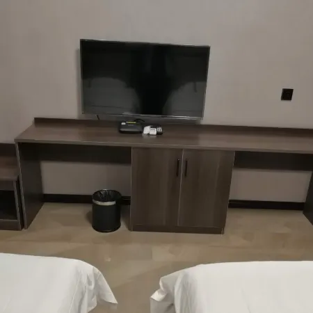 Aksai Hongyuan Hotel
