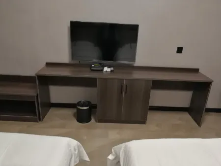 Aksai Hongyuan Hotel Отели рядом с достопримечательностью «Народное правительство Аксе Казахского автономного округа»