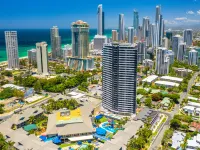 Paradise Resort Gold Coast Hotels near SkyPoint Climb
