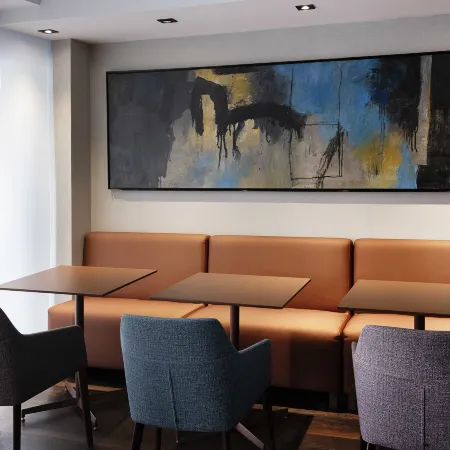 HG City Suites Barcelona Отели рядом с достопримечательностью «Дом Каса-Батльо»