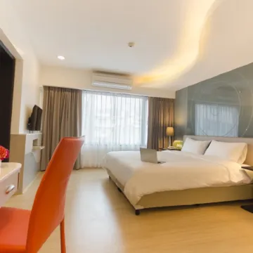 Grand Tower Inn Sathorn Hotel Các khách sạn gần Trung tâm thương mại ICONSIAM