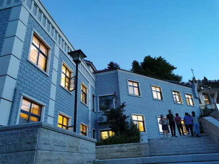 Lushan donglixia Villa Hotel Отели рядом с достопримечательностью «Hanyang Peak»