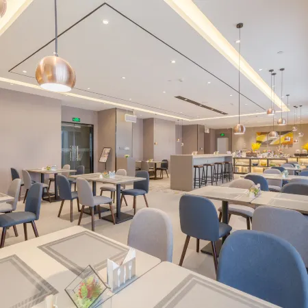 Homeinn Selected Hotel (Weifang Beihai Road City Government Square Ginza)