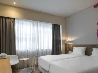 Ibis Styles Athens Routes