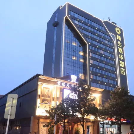 Maison Realm Hotel