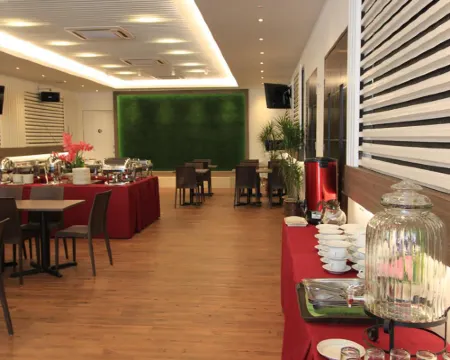 Molek Garden Hotel Hotels in Plentong