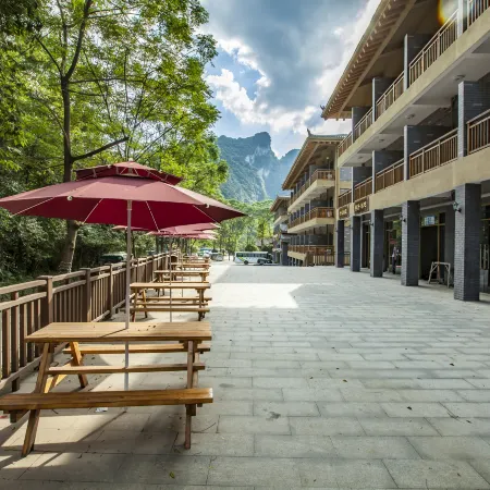 Libo Daqikong Bamboo Garden Boutique Hotel (East Gate Ticket Hall Store of Xiaoqikong Scenic Area)