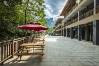 Libo Daqikong Bamboo Garden Boutique Hotel (East Gate Ticket Hall Store of Xiaoqikong Scenic Area)