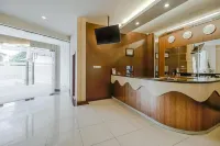 RedDoorz Plus @ Karebosi Area 2 Makassar Hotels in Bontoala