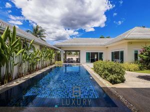 Tropical 4 Bedroom Pool Villa L21