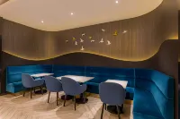 Orange Crystal Hotel Shanghai Zhoupu Wanda (Prosperity Road Metro Station)