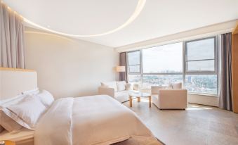One Hundred Art Hotel