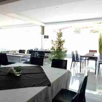 Embassy Hotel Dining/Meeting Rooms
