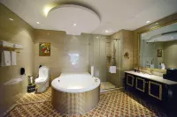 Guoan Holiday Hotel - parking
