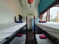 Travel Hub Guesthouse