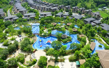 Guangdong Deer Lake Spa Holiday Hotel Отели рядом с достопримечательностью «Tonggufeng Scenic Area»