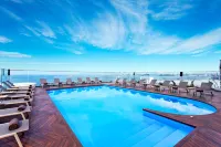 DoubleTree by Hilton Istanbul - Moda - Beach