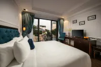 Maya Boutique Hotel & Spa Hotels near Old City Gate